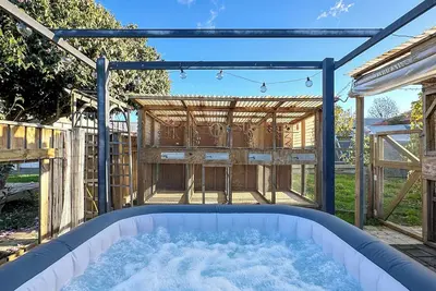 Image de Sun-kissed Spa Retreat
