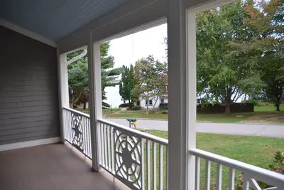 Image de Water Views Galore! Shelter Harbor Spacious 5-bdrm house - Private Beach - Ac