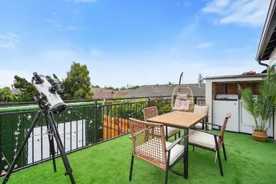 Image de Twilight Terrace - Telescope - 15 Min to Beach