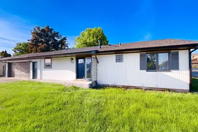 Image de Beautifully remodeled home in the heart of Spokane with large lawn