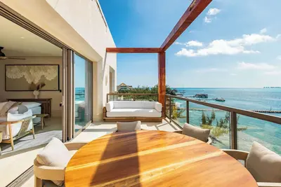Image de Artila Ph: Seaview Oasis with Private Terrace and Direct Access to the Beach