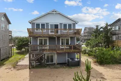Image de Dream Oceanfront Getaway with Private Hot Tub, Full Kitchen, and Wifi | 5br