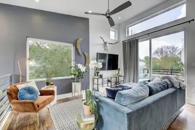 Image de Luxe 4br Austin Home | Balcony & Private Deck