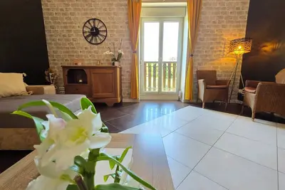 Image de Le Cocon : entre ville et nature vue sur l'étang idéal familles et pros