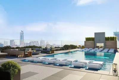 Image de 1br Skyview Condo on Rainey St - Rooftop Pool