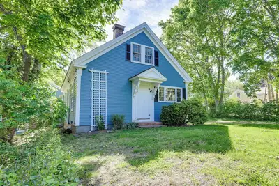 Image de 3 Mi to Beach: Historic Farmhouse on Cape Cod!
