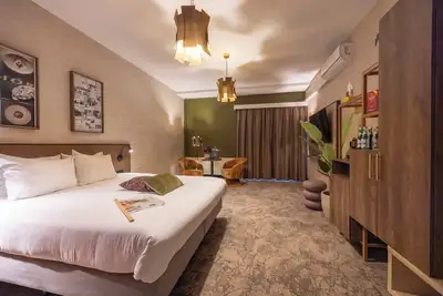 Image de Relax and Unwind: Cycling Nearby, Game Room, Indoor Pool, Trails & Free Parking