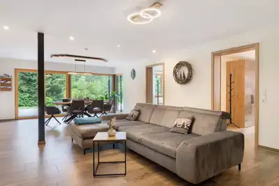 Image de Appartement 'Waldblick Mühlenbach' avec vue sur la montagne, terrasse privée et Wi-Fi