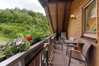 Image de Appartement \"Kapellenblick\" avec jardin partagé, balcon et Wi-Fi