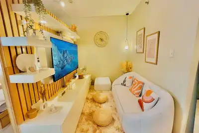 Image de Charm Soleil Staycation- Cozy & Aesthetic, 1br, Pool, WiFi+Netflix & Walk to Sm