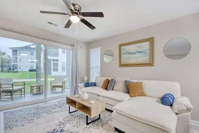 Image de 2 Bedroom Golf Course Oasis at Rive Oaks