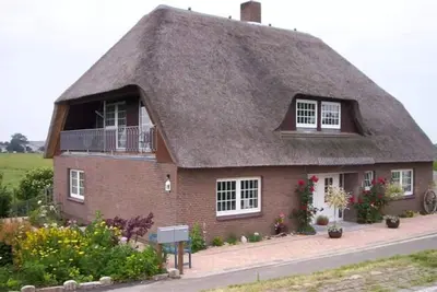 Image de Sandpiper - thatched house, garden, sauna, close to the beach