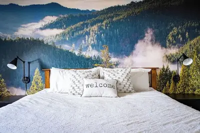 Image de Cozy Lookout - Outdoor Pool - Shuttle to Blue