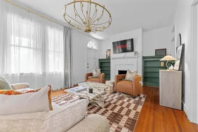 Image de Stylish 3br Retreat w/ Porch, Garden & Fire Pit