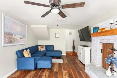 Image de Quaint Cottage by Uf & Shands - Pet-Friendly, Long Stays