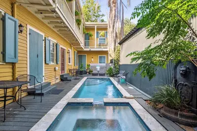 Image de Opulent Historic Mansion w Heated Pool 5br|6. 5ba