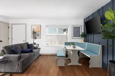 Image de Cozy-Chic 2br  Patio Ideal for Groups