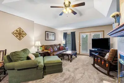 Image de No Step Entry | 4br w/ Deck, Pool, Lake Access