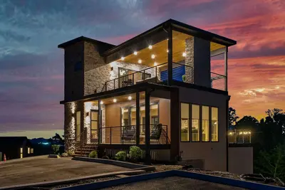 Image de Family Luxury Stay, Sleeps 6, Roof Deck & Hot Tub