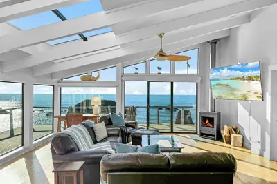 Image de Malibu of the North Oceanfront w 3 Suites