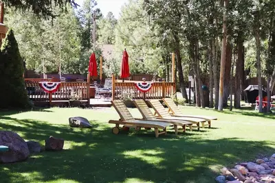 Image de Indoor Pool Bliss in the Pines 1br Suite
