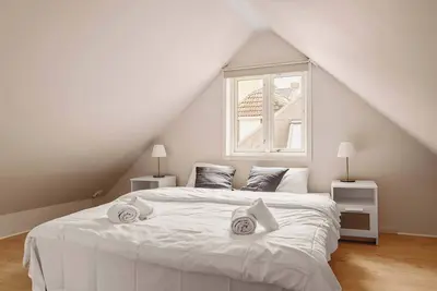 Image de Bergen House I 2-story Apt I 24/7 Check-In