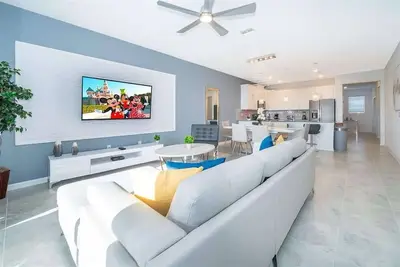 Image de Magical and Elegant Disney-Themed Home in ChampionsGate