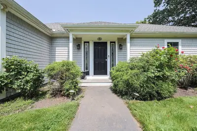 Image de Seaside Coastal Getaway w/ Private Beach Access & Scenic Trail