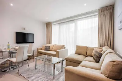 Image de Dolphin Hideaway Poole Quay Apartment with Parking