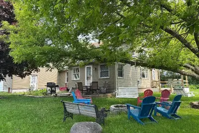 Image de Lake Front House in Beautiful Guffin Bay, Chaumont