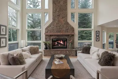 Image de Stylish Mountain Sanctuary | Ethereal Lodge