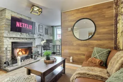 Image de Enchanting Loft - Fireplace Ac Quebec Downtown