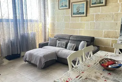Charming 1-bedroom house with Ac, WiFi in beautiful Birzebbugia