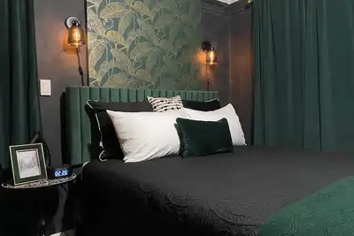 Image de Emerald Oasis, Stylish & Clean close to Nyc & airports