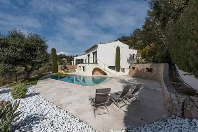 Image de Maison spacieuse avec piscine - proche plage