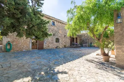 Image de Maison à Búger avec Piscine et Vue Montagne
