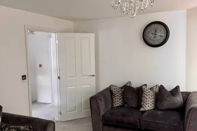 Image de High end Spacious 4 Bedroom - free parking and free WiFi/ Big Garden
