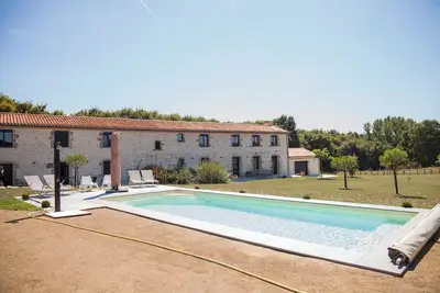 Image de Gîte 4* à 15 min du Puy du Fou avec piscine chauffée