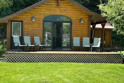 Image de Inviting 2-bedroom cabin in charming Alpine with WiFi