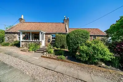 Image de Spacious family-friendly cottage within hillside village