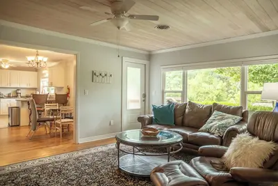 Image de The Orchard House -close to beach & only two blocks from downtown Ocean Springs!