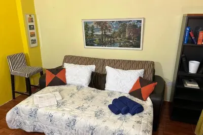 Image de Easy access  in minutes to Central Town! \nFamily friendly area! Hub of transport
