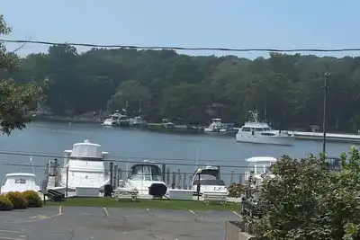 Image de Harborfront 2-bedroom house with Ac, WiFi in welcoming Saugatuck