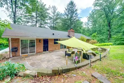 Image de Access to Lake Barcroft: Falls Church Family Apt