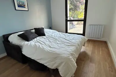 Image de Appartement cosy avec superbe terrasse calme et arborée