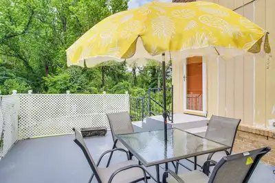 Image de 2 Mi to Sc State & Claflin: Townhome w/ Patio!