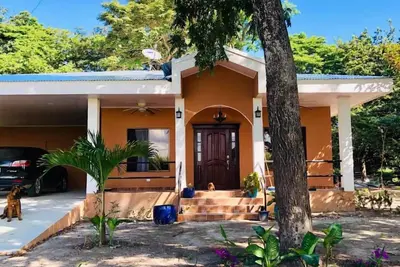 Image de La casa encantada is a beautiful riverside jungle home only 4km from airport