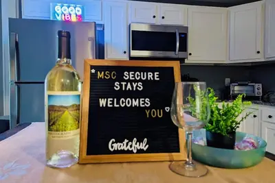 Image de Modern 2-br apartment in Southside Flats Pgh. Free Wifi, Free Coffee, Free Wine