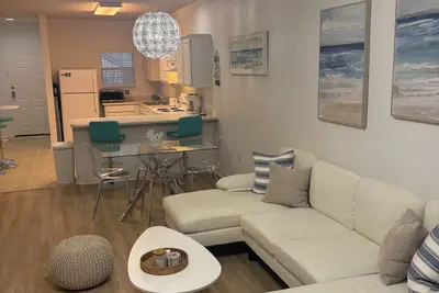 Image de 2-bedroom beach vibe condo in welcoming Pensacola with Ac, WiFi