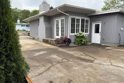 Image de Private Mid Century Home in Rockaway Beach Short Walk to Beach and Restaurants